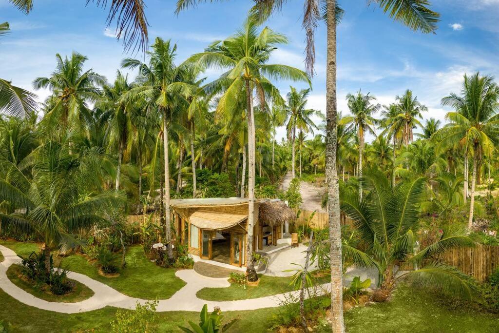 The Bamboo Houses - Tropical Garden & Empty Beach General Luna  Exterior photo