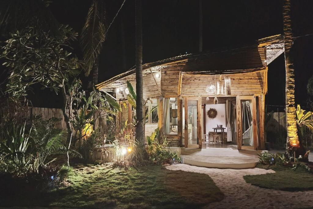 The Bamboo Houses - Tropical Garden & Empty Beach General Luna  Exterior photo