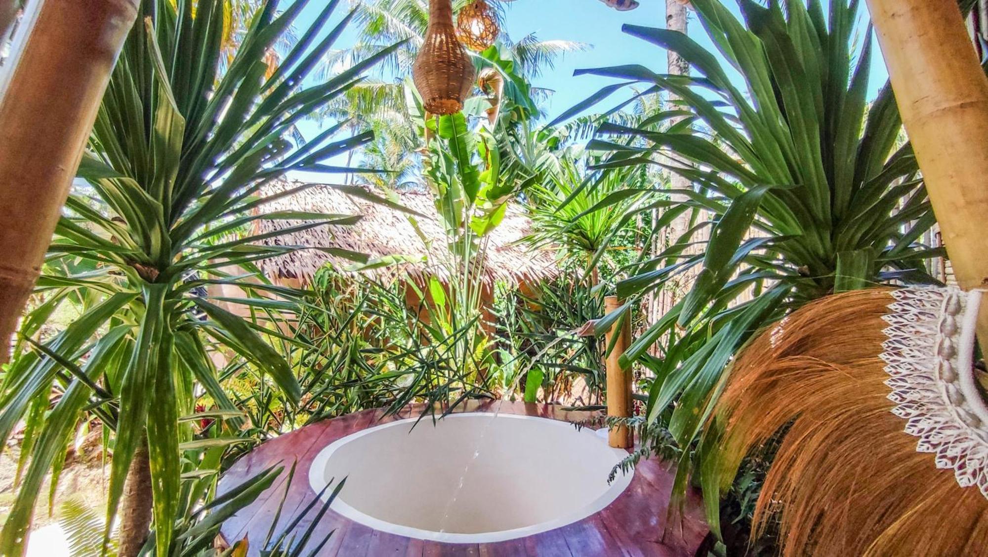 The Bamboo Houses - Tropical Garden & Empty Beach General Luna  Exterior photo