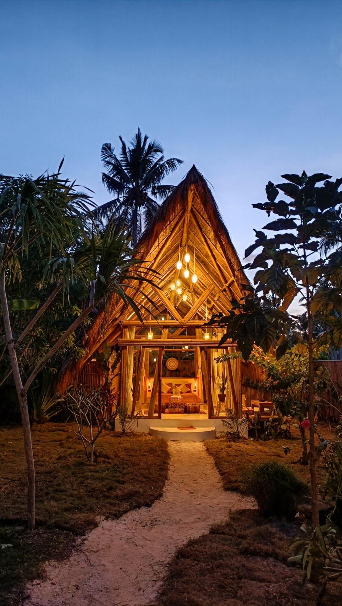 The Bamboo Houses - Tropical Garden & Empty Beach General Luna  Exterior photo
