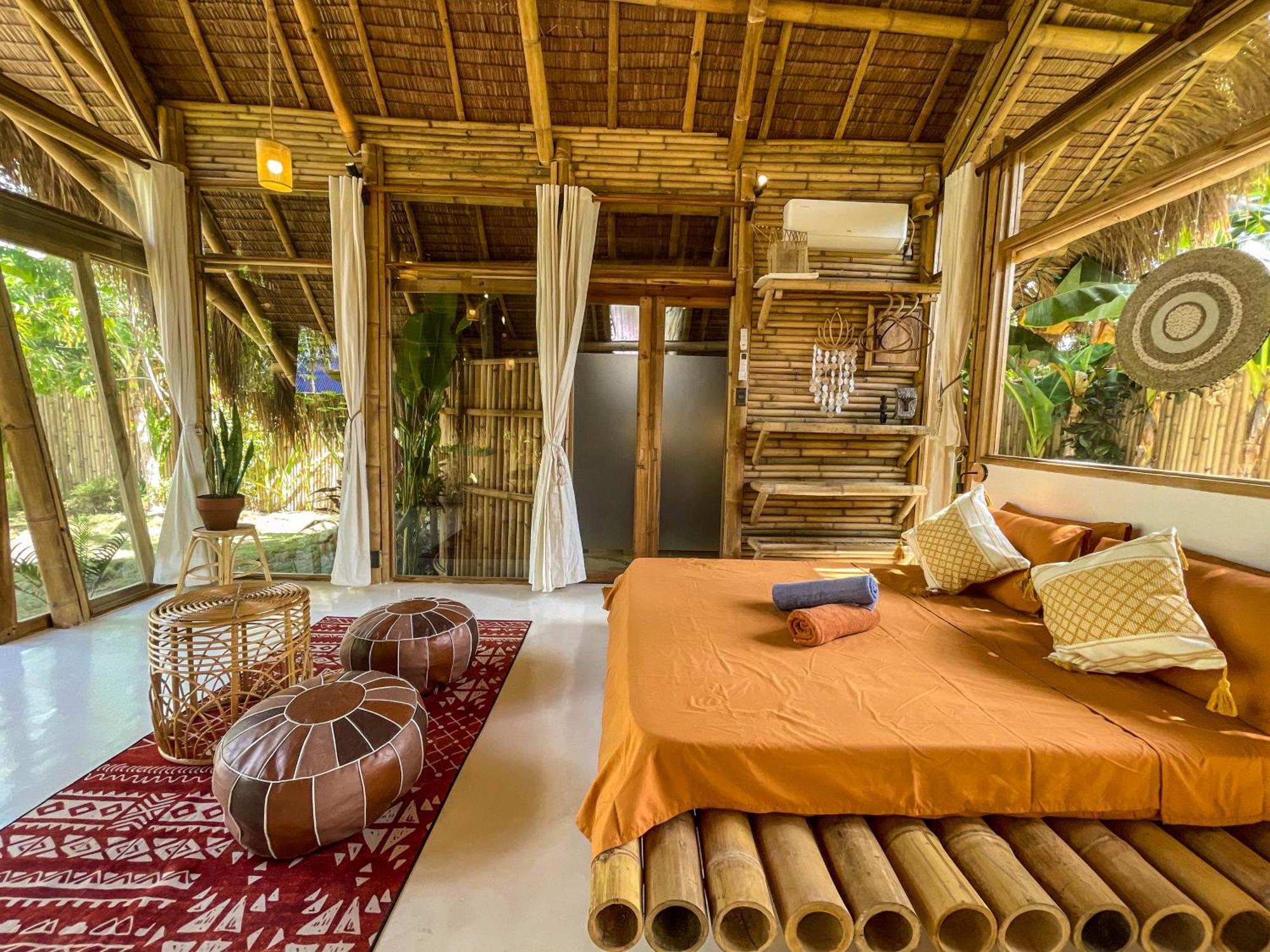 The Bamboo Houses - Tropical Garden & Empty Beach General Luna  Exterior photo