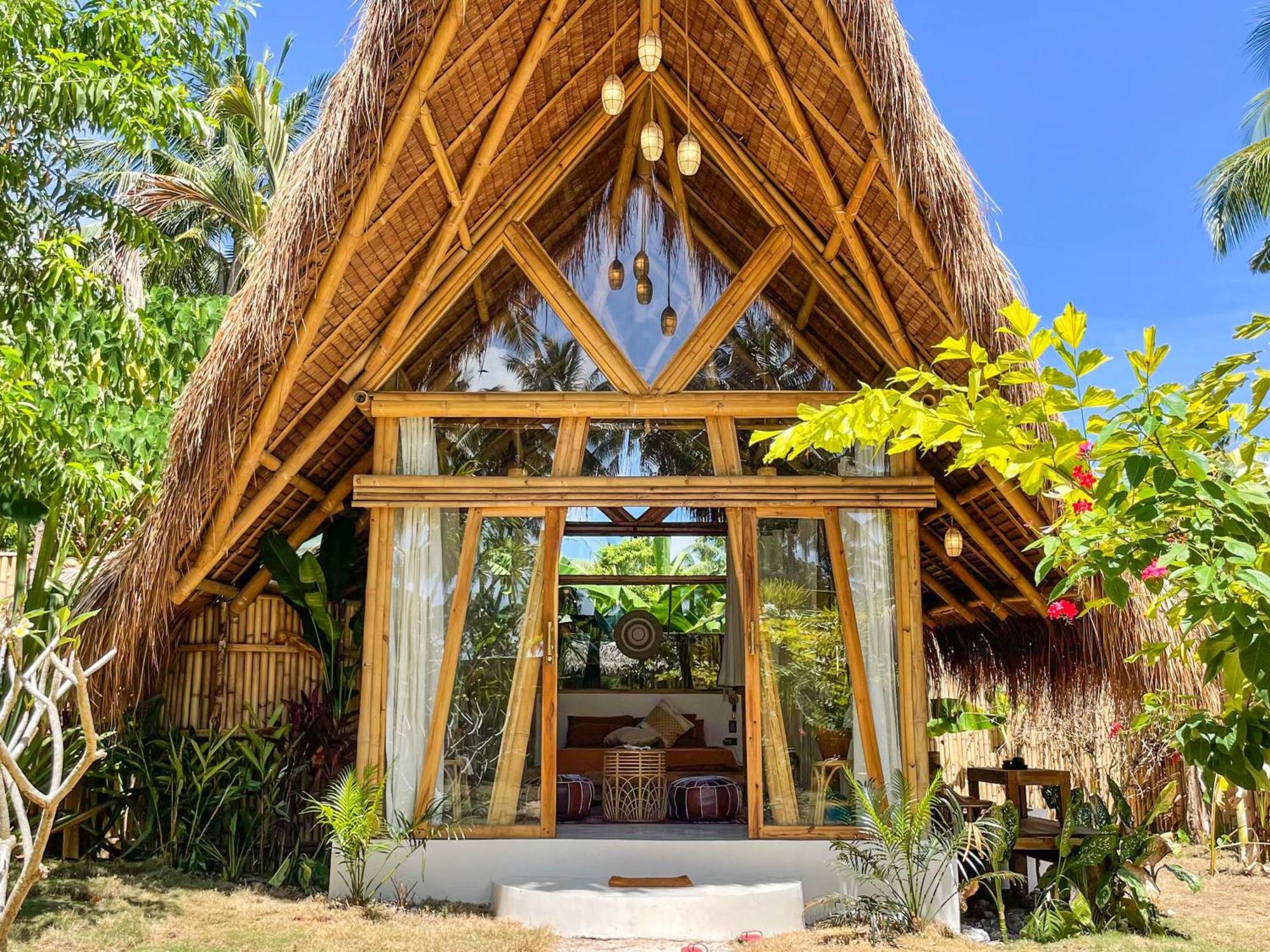 The Bamboo Houses - Tropical Garden & Empty Beach General Luna  Exterior photo
