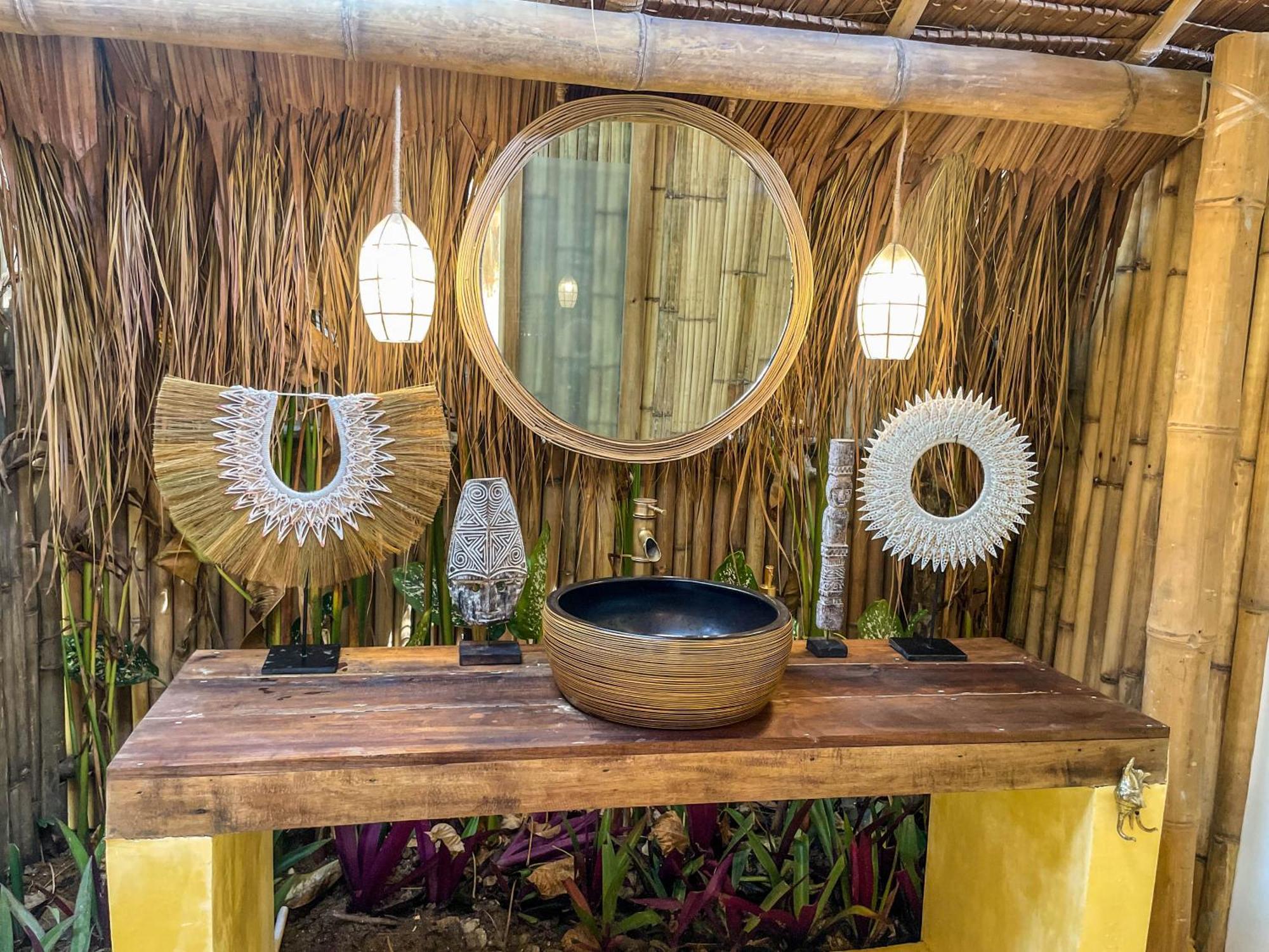 The Bamboo Houses - Tropical Garden & Empty Beach General Luna  Exterior photo